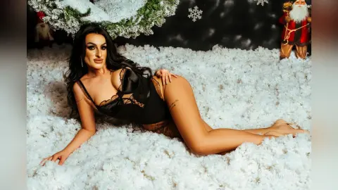 KaylinWhite — Get me warm ,the snow is cold ;)