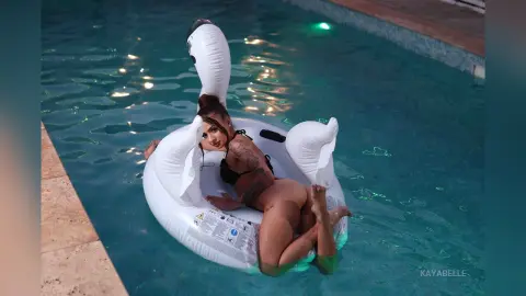 KayaBelle — Pool🏝️❤️