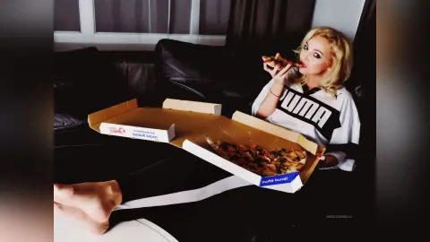 CarmellaAngello — Pizzaaaaa time