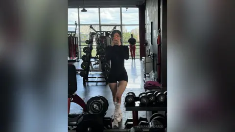 AdrianaAndrade — casual🧤