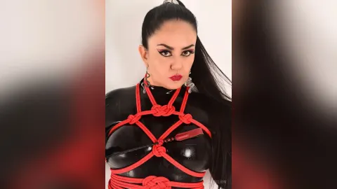 JadeeLion — Latex Shibari