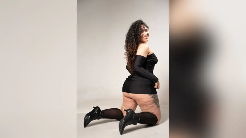 lorenavelez β A hot Colombian Latina π₯