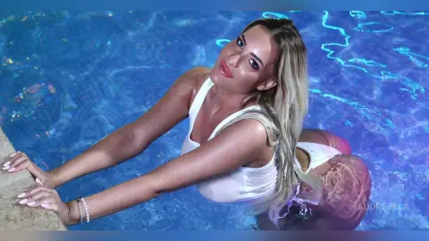 AudreyEla — Join me at the pool 