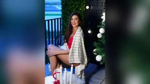 LaraAdler — Waiting for Santa