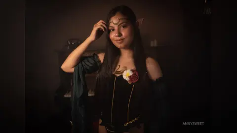 AnnySweet — Being a sexy elfo