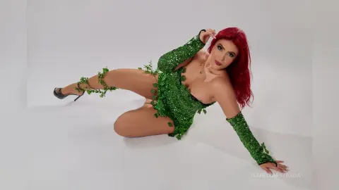 IsabellaEstrada — Love Me Closer