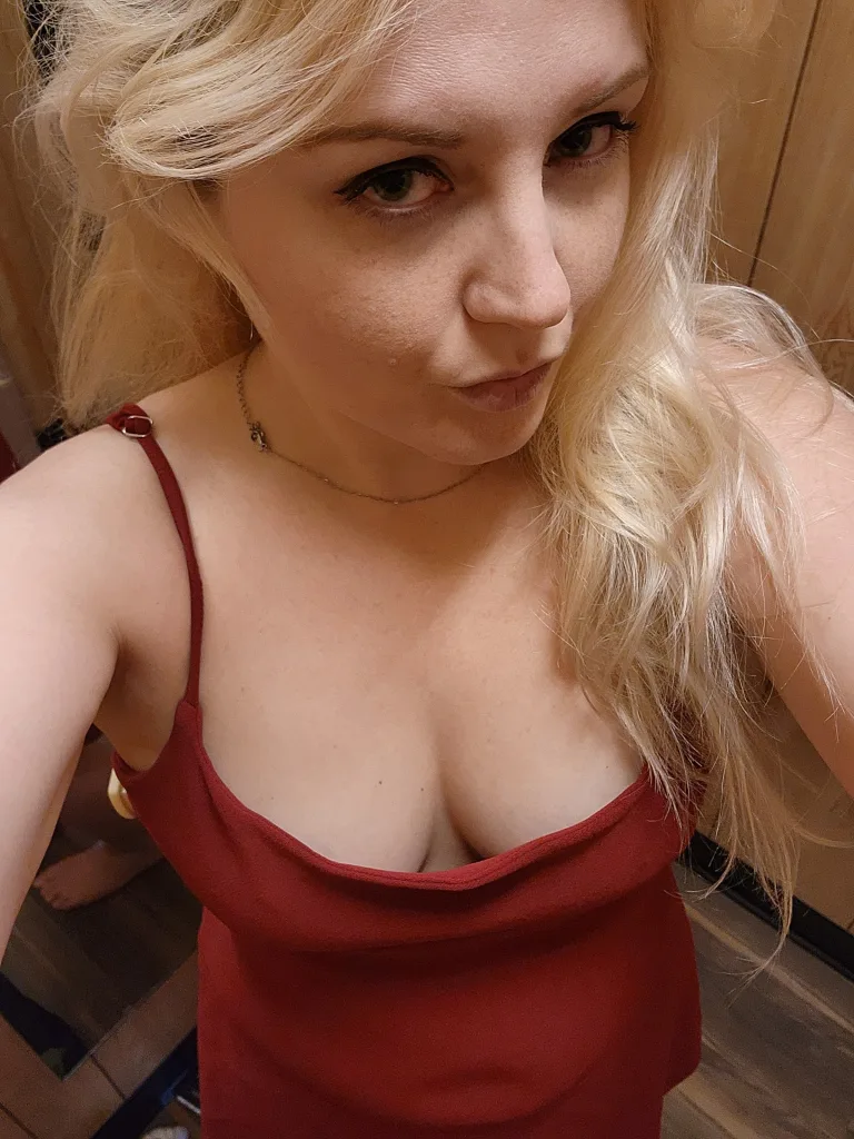 KassieGthedancingalien β Streamate Photos