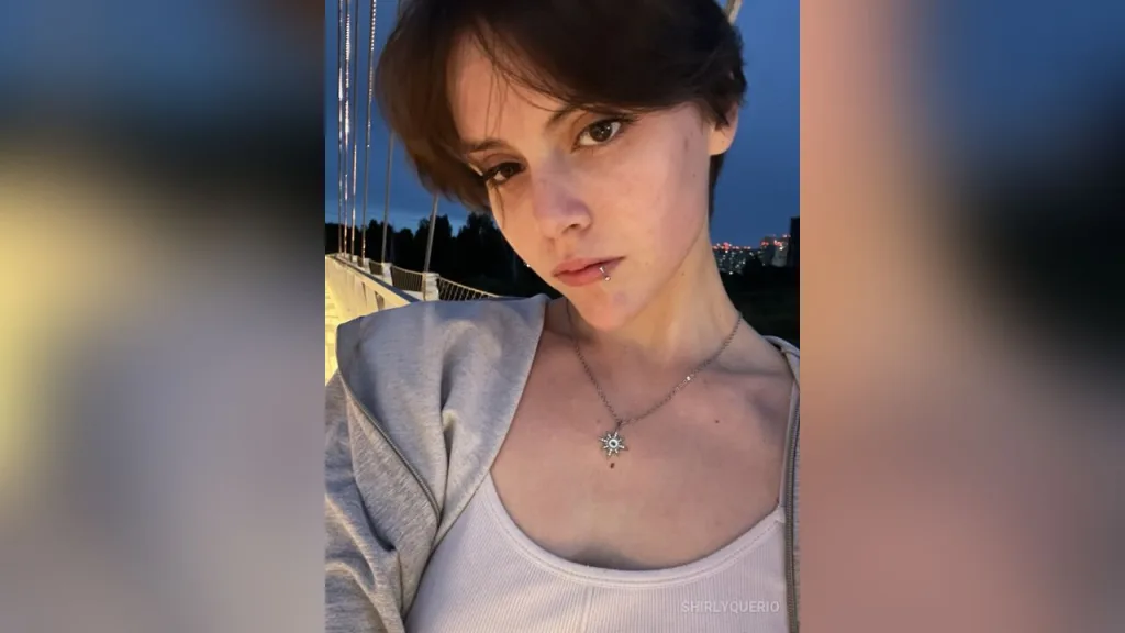 ShirlyQuerio — live cam