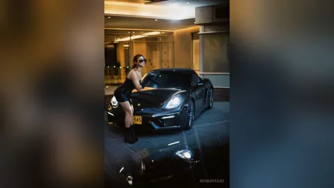 ArianaVegas — .