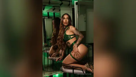 VictoriaFontaine — Emerald🥂