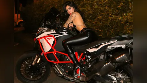AlexHadid — You Drive me Crazy!