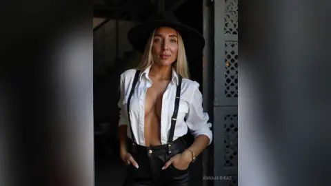 AnnaAurikas — Old money