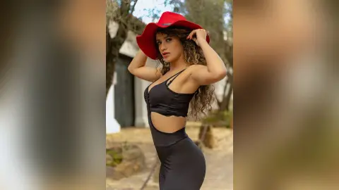 AleskaCollins — Goldilocks in town 💋