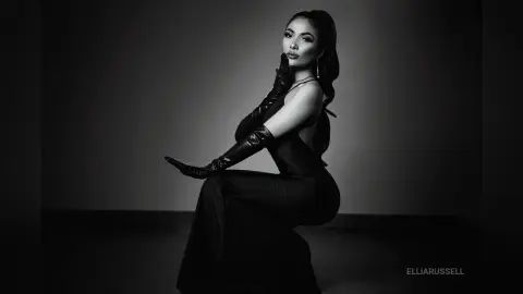 ElliaRussell — Black
