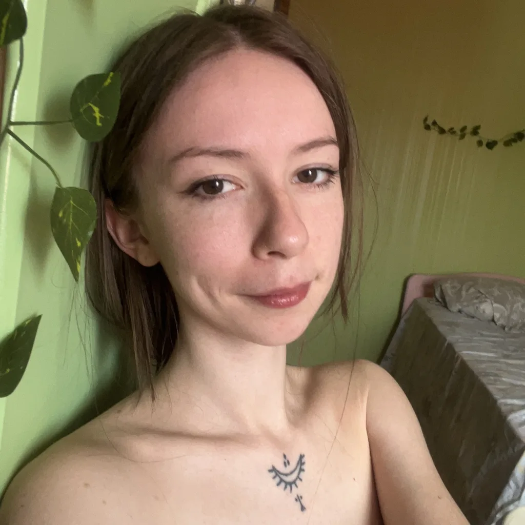 TinyDesire — Streamate Photos
