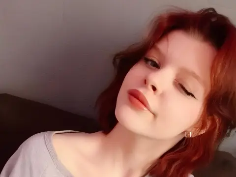 KiraCurt cam model