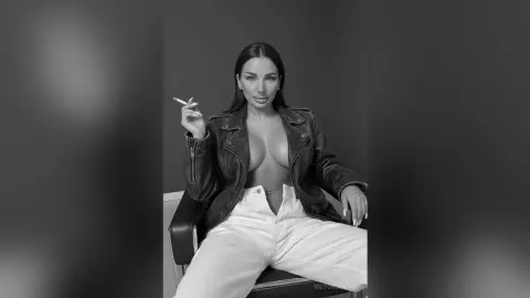 VictoriaJunes — 😏