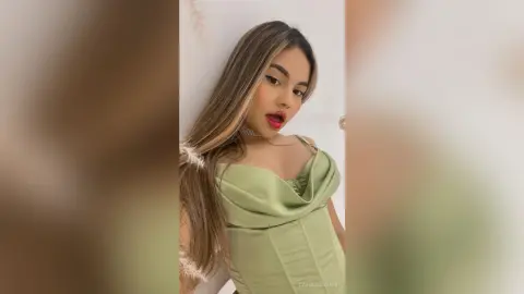 CarolGiovanni — A horny gal that can be yours 😉