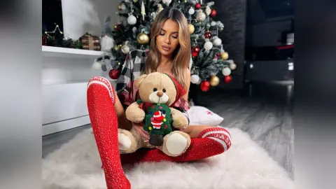 ValerieNicolle — Christmas Wish