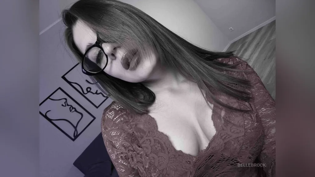 BelleBrock — live cam