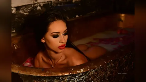 AshleyJamson — :)