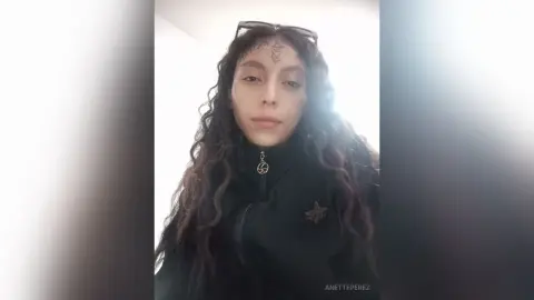 AnettePerez — Hi :) I'm Anette