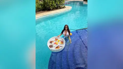 Kassandra — Vacay