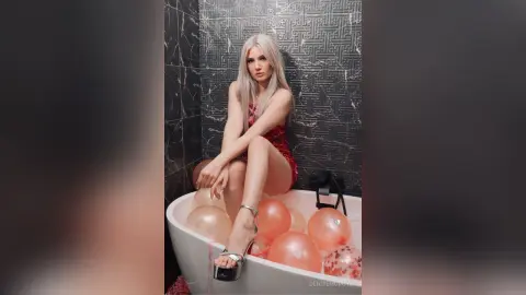 DeniseMoroye — Let's celebrate me! 🎊🥂