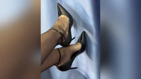DianKrouse — Bow down and inhale My stockings 