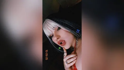 VicttoriaNova — New look, same temptation.