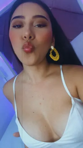 IamIsabella — Streamate Photos
