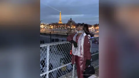 CrischelNovaks — París🗼