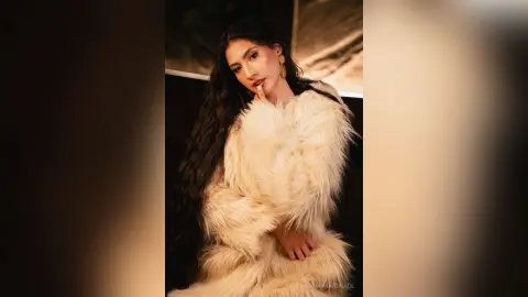 AdrianaAndrade — a beauty to behold