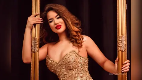 NicolleWillis — Christmas Delight