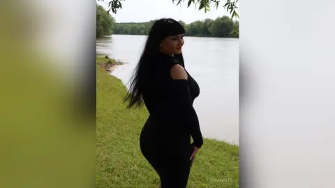 AriaHaley — outdoor pics