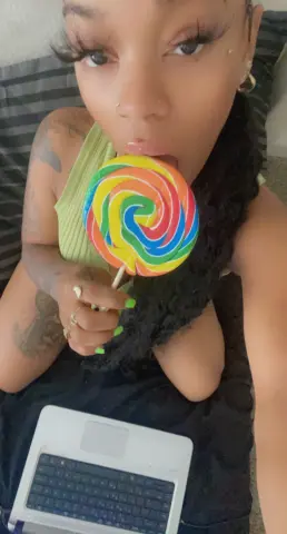 QueeenJ — Streamate Photos