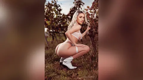 MaddyScarlett — Autumn Feelings