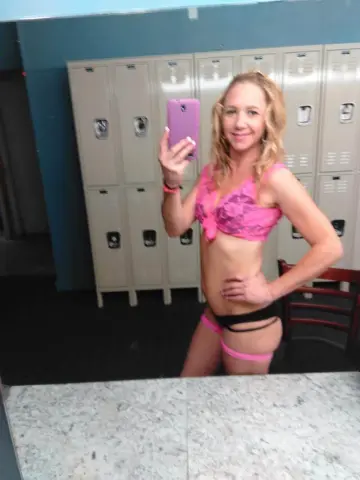 RayneWilde — Streamate Photos