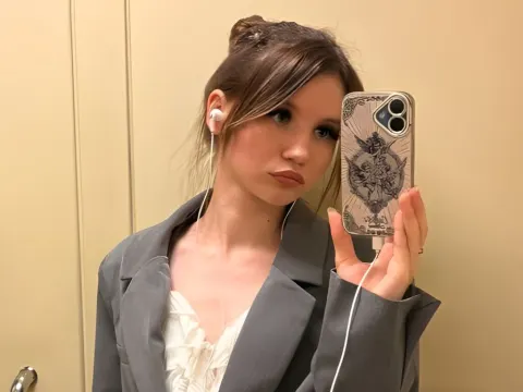 LoreleiMihm cam model
