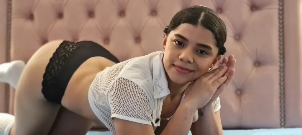 Izelzunara — Streamate Photos