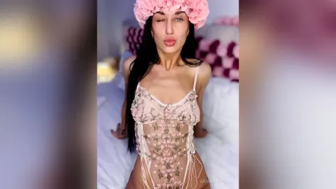 AriannaCruise — pink dream