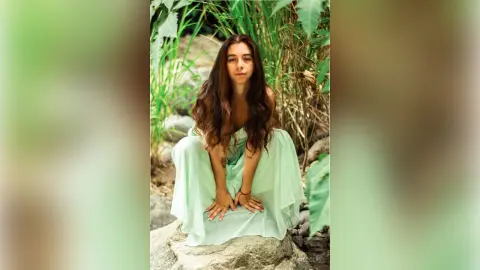 AnnieClay — Jane waiting for tarzan