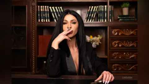 LiaDash — Dominant librarian