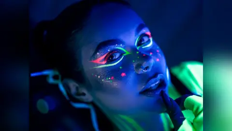 IngridSaint — NeOn