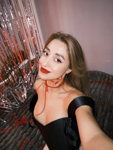 ChloeMatis — Streamate Photos