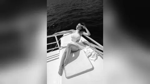 AlejandraRoa — B&amp;W