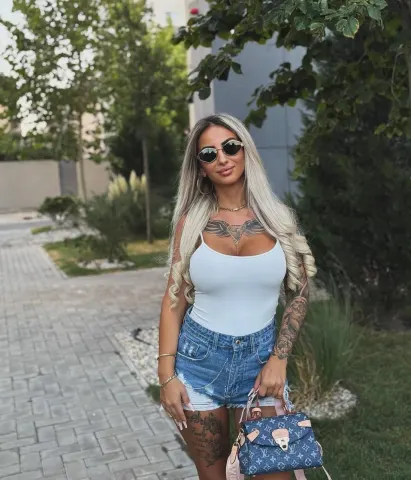 CelineDyor — Streamate Photos