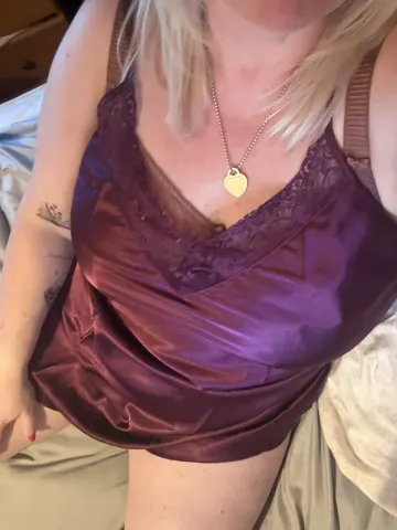 Blondebombshell27 — Streamate Photos