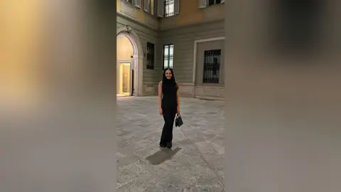 AngelinaKunis — La dolce vita !
