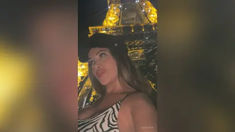 SarayYork — Baise💋Moi !